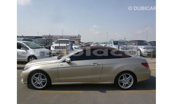 Comprar Importar Mercedes-Benz 200 Outro Carro em Import - Dubai em Bengo Province Comprar Importar Mercedes-Benz 200 Outro Carro em Import - Dubai em Bengo Province