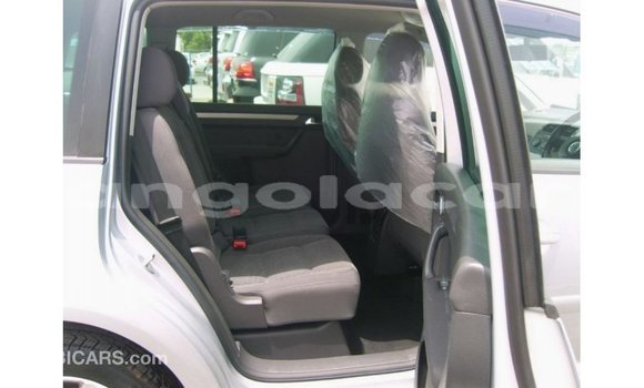 Comprar Importar Volkswagen Touran Outro Carro em Import - Dubai em Bengo Province Comprar Importar Volkswagen Touran Outro Carro em Import - Dubai em Bengo Province