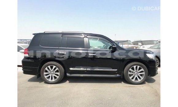 Acheter Import Voiture Toyota Land Cruiser Noir à Import - Dubai, Province de Bengo Acheter Import Voiture Toyota Land Cruiser Noir à Import - Dubai, Province de Bengo
