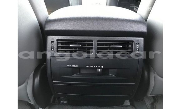 Acheter Import Voiture Toyota Land Cruiser Blanc à Import - Dubai, Province de Bengo Acheter Import Voiture Toyota Land Cruiser Blanc à Import - Dubai, Province de Bengo