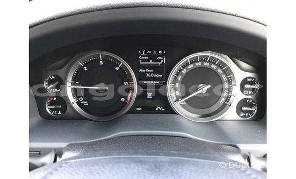 Acheter Import Voiture Toyota Land Cruiser Blanc à Import - Dubai, Province de Bengo Acheter Import Voiture Toyota Land Cruiser Blanc à Import - Dubai, Province de Bengo
