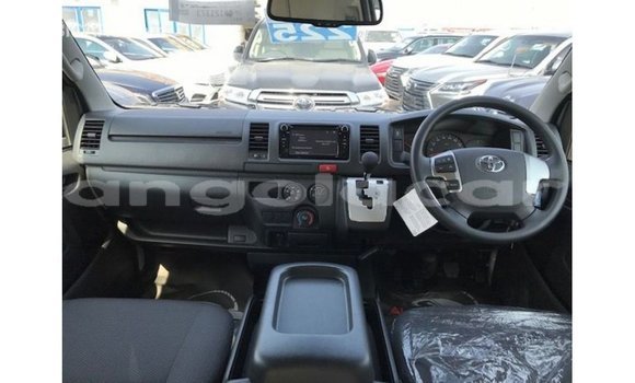Acheter Import Voiture Toyota Hiace Blanc à Import - Dubai, Province de Bengo Acheter Import Voiture Toyota Hiace Blanc à Import - Dubai, Province de Bengo