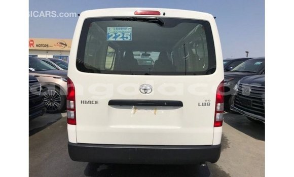 Acheter Import Voiture Toyota Hiace Blanc à Import - Dubai, Province de Bengo Acheter Import Voiture Toyota Hiace Blanc à Import - Dubai, Province de Bengo