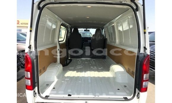 Acheter Import Voiture Toyota Hiace Blanc à Import - Dubai, Province de Bengo Acheter Import Voiture Toyota Hiace Blanc à Import - Dubai, Province de Bengo