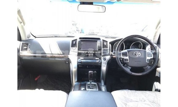 Comprar Importar Toyota Land Cruiser Branco Carro em Import - Dubai em Bengo Province Comprar Importar Toyota Land Cruiser Branco Carro em Import - Dubai em Bengo Province