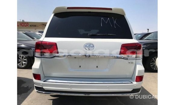Comprar Importar Toyota Land Cruiser Branco Carro em Import - Dubai em Bengo Province Comprar Importar Toyota Land Cruiser Branco Carro em Import - Dubai em Bengo Province