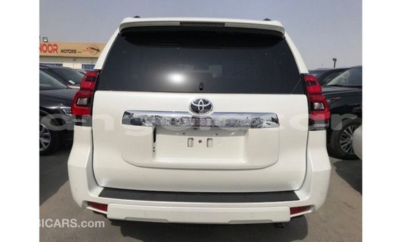 Comprar Importar Toyota Prado Branco Carro em Import - Dubai em Bengo Province Comprar Importar Toyota Prado Branco Carro em Import - Dubai em Bengo Province