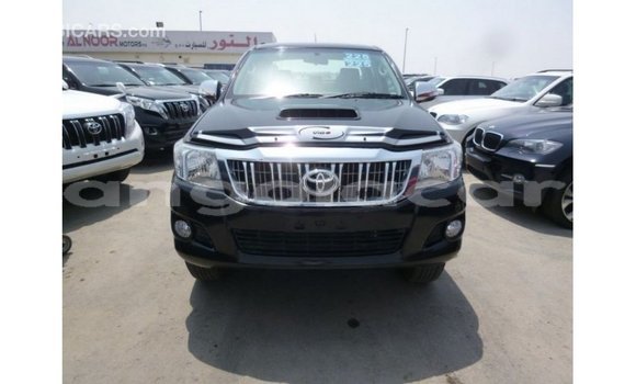 Comprar Importar Toyota Hilux Preto Carro em Import - Dubai em Bengo Province Comprar Importar Toyota Hilux Preto Carro em Import - Dubai em Bengo Province