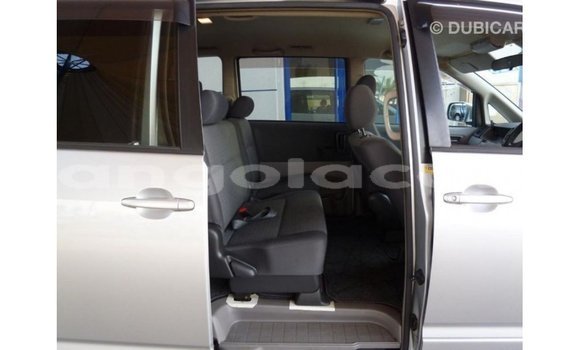 Buy Import Toyota Voxy Other Car in Import - Dubai in Bengo Province Buy Import Toyota Voxy Other Car in Import - Dubai in Bengo Province