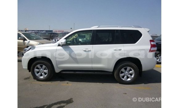 Acheter Import Voiture Toyota Prado Blanc à Import - Dubai, Province de Bengo Acheter Import Voiture Toyota Prado Blanc à Import - Dubai, Province de Bengo