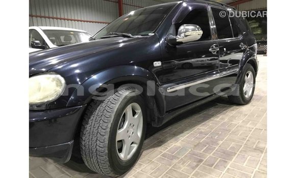 Comprar Importar Mercedes-Benz 190 (W201) Azul Carro em Import - Dubai em Bengo Province Comprar Importar Mercedes-Benz 190 (W201) Azul Carro em Import - Dubai em Bengo Province