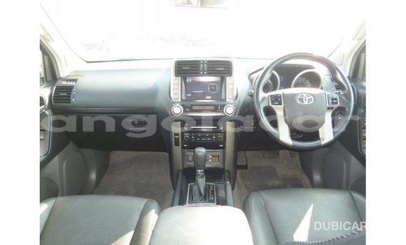 Comprar Importar Toyota Prado Branco Carro em Import - Dubai em Bengo Province Comprar Importar Toyota Prado Branco Carro em Import - Dubai em Bengo Province