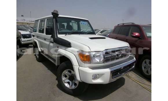 Comprar Importar Toyota Land Cruiser Branco Carro em Import - Dubai em Bengo Province Comprar Importar Toyota Land Cruiser Branco Carro em Import - Dubai em Bengo Province