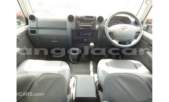Comprar Importar Toyota Land Cruiser Branco Carro em Import - Dubai em Bengo Province Comprar Importar Toyota Land Cruiser Branco Carro em Import - Dubai em Bengo Province