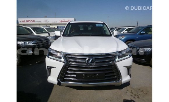 Comprar Importar Lexus LX Branco Carro em Import - Dubai em Bengo Province Comprar Importar Lexus LX Branco Carro em Import - Dubai em Bengo Province