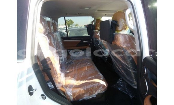 Comprar Importar Lexus LX Branco Carro em Import - Dubai em Bengo Province Comprar Importar Lexus LX Branco Carro em Import - Dubai em Bengo Province