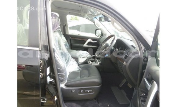Acheter Import Voiture Toyota Land Cruiser Noir à Import - Dubai, Province de Bengo Acheter Import Voiture Toyota Land Cruiser Noir à Import - Dubai, Province de Bengo