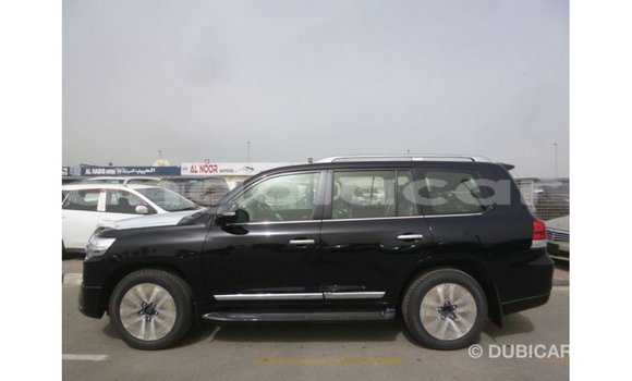 Acheter Import Voiture Toyota Land Cruiser Noir à Import - Dubai, Province de Bengo Acheter Import Voiture Toyota Land Cruiser Noir à Import - Dubai, Province de Bengo