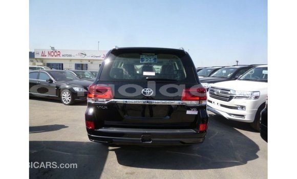 Acheter Import Voiture Toyota Land Cruiser Noir à Import - Dubai, Province de Bengo Acheter Import Voiture Toyota Land Cruiser Noir à Import - Dubai, Province de Bengo