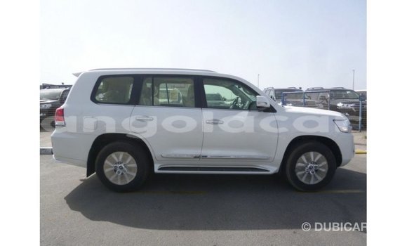 Comprar Importar Toyota Land Cruiser Branco Carro em Import - Dubai em Bengo Province Comprar Importar Toyota Land Cruiser Branco Carro em Import - Dubai em Bengo Province