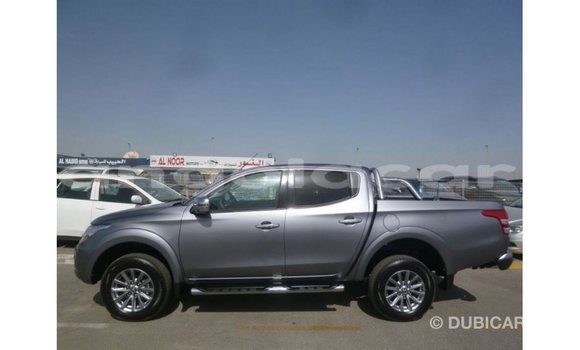 Comprar Importar Mitsubishi i Outro Carro em Import - Dubai em Bengo Province Comprar Importar Mitsubishi i Outro Carro em Import - Dubai em Bengo Province