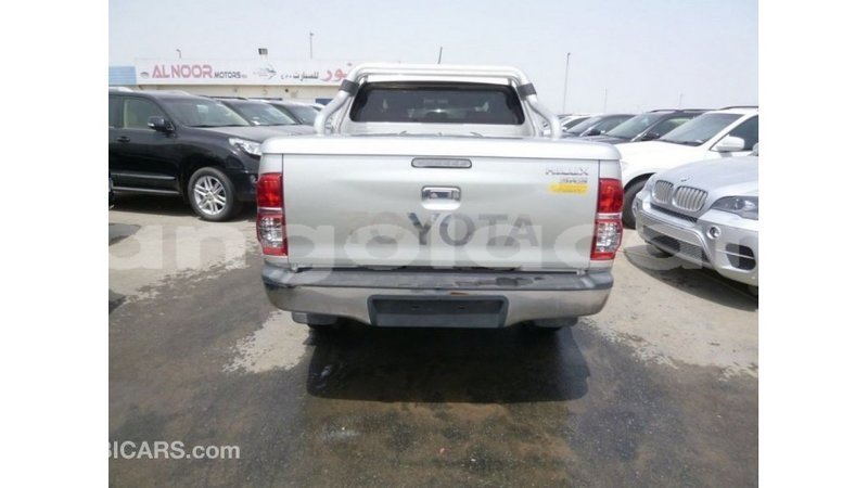 Big with watermark toyota hilux bengo province import dubai 6777