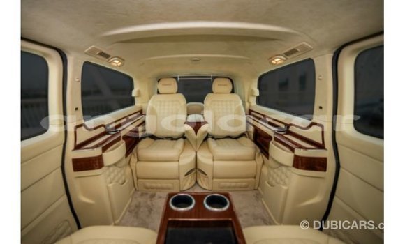 Acheter Import Voiture Mercedes-Benz 190 (W201) Noir à Import - Dubai, Province de Bengo