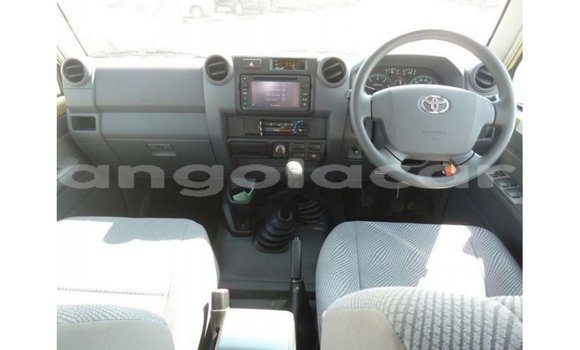 Comprar Importar Toyota Land Cruiser Bege Carro em Import - Dubai em Bengo Province Comprar Importar Toyota Land Cruiser Bege Carro em Import - Dubai em Bengo Province