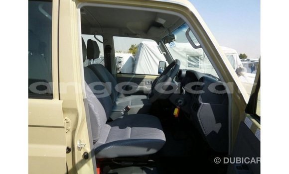 Comprar Importar Toyota Land Cruiser Bege Carro em Import - Dubai em Bengo Province Comprar Importar Toyota Land Cruiser Bege Carro em Import - Dubai em Bengo Province
