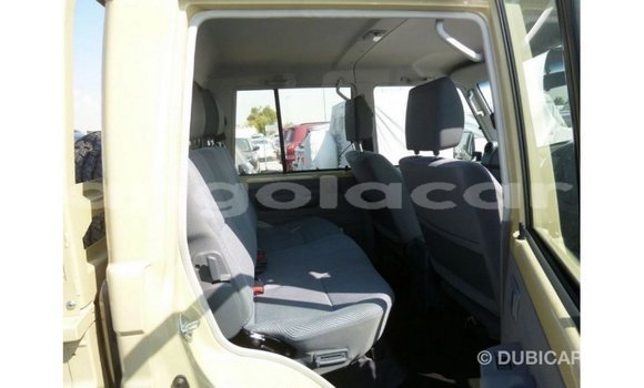 Comprar Importar Toyota Land Cruiser Bege Carro em Import - Dubai em Bengo Province Comprar Importar Toyota Land Cruiser Bege Carro em Import - Dubai em Bengo Province