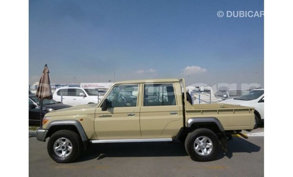 Comprar Importar Toyota Land Cruiser Bege Carro em Import - Dubai em Bengo Province Comprar Importar Toyota Land Cruiser Bege Carro em Import - Dubai em Bengo Province