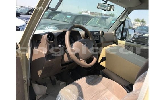 Comprar Importar Toyota Land Cruiser Bege Carro em Import - Dubai em Bengo Province Comprar Importar Toyota Land Cruiser Bege Carro em Import - Dubai em Bengo Province