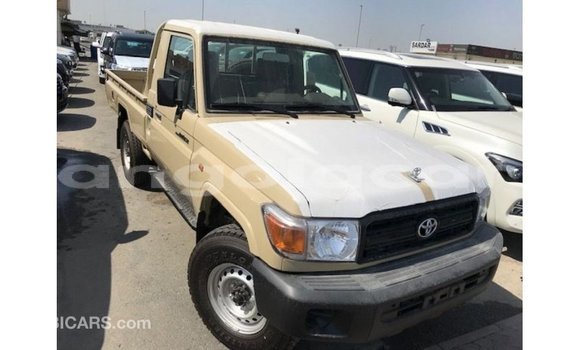 Comprar Importar Toyota Land Cruiser Bege Carro em Import - Dubai em Bengo Province Comprar Importar Toyota Land Cruiser Bege Carro em Import - Dubai em Bengo Province