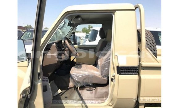 Comprar Importar Toyota Land Cruiser Bege Carro em Import - Dubai em Bengo Province Comprar Importar Toyota Land Cruiser Bege Carro em Import - Dubai em Bengo Province