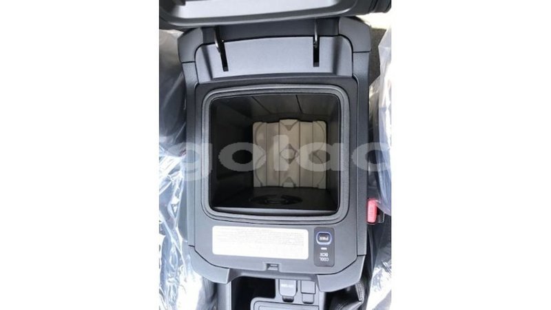 Big with watermark toyota prado bengo province import dubai 6805