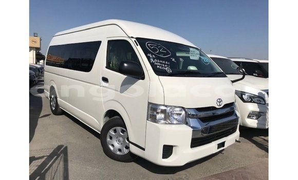 Comprar Importar Toyota Hiace Branco Carro em Import - Dubai em Bengo Province Comprar Importar Toyota Hiace Branco Carro em Import - Dubai em Bengo Province