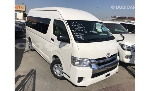 Comprar Importar Toyota Hiace Branco Carro em Import - Dubai em Bengo Province Comprar Importar Toyota Hiace Branco Carro em Import - Dubai em Bengo Province