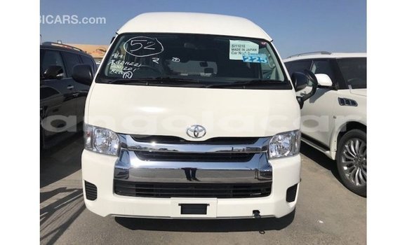 Comprar Importar Toyota Hiace Branco Carro em Import - Dubai em Bengo Province Comprar Importar Toyota Hiace Branco Carro em Import - Dubai em Bengo Province
