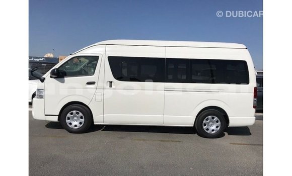 Comprar Importar Toyota Hiace Branco Carro em Import - Dubai em Bengo Province Comprar Importar Toyota Hiace Branco Carro em Import - Dubai em Bengo Province