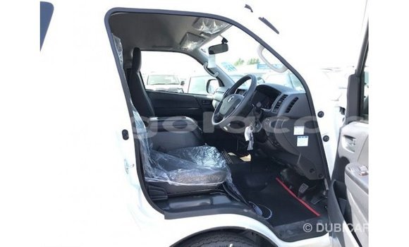 Comprar Importar Toyota Hiace Branco Carro em Import - Dubai em Bengo Province Comprar Importar Toyota Hiace Branco Carro em Import - Dubai em Bengo Province