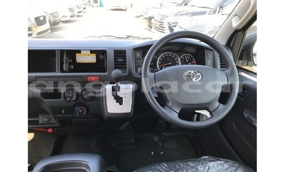 Comprar Importar Toyota Hiace Branco Carro em Import - Dubai em Bengo Province Comprar Importar Toyota Hiace Branco Carro em Import - Dubai em Bengo Province