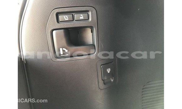 Acheter Import Voiture Toyota Land Cruiser Blanc à Import - Dubai, Province de Bengo Acheter Import Voiture Toyota Land Cruiser Blanc à Import - Dubai, Province de Bengo