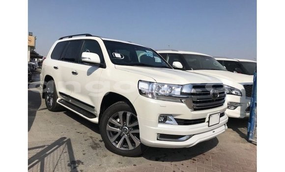 Comprar Importar Toyota Land Cruiser Branco Carro em Import - Dubai em Bengo Province Comprar Importar Toyota Land Cruiser Branco Carro em Import - Dubai em Bengo Province