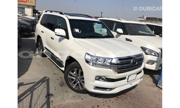 Comprar Importar Toyota Land Cruiser Branco Carro em Import - Dubai em Bengo Province Comprar Importar Toyota Land Cruiser Branco Carro em Import - Dubai em Bengo Province