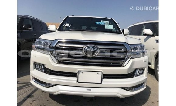 Comprar Importar Toyota Land Cruiser Branco Carro em Import - Dubai em Bengo Province Comprar Importar Toyota Land Cruiser Branco Carro em Import - Dubai em Bengo Province