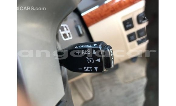 Acheter Import Voiture Toyota Land Cruiser Blanc à Import - Dubai, Province de Bengo Acheter Import Voiture Toyota Land Cruiser Blanc à Import - Dubai, Province de Bengo