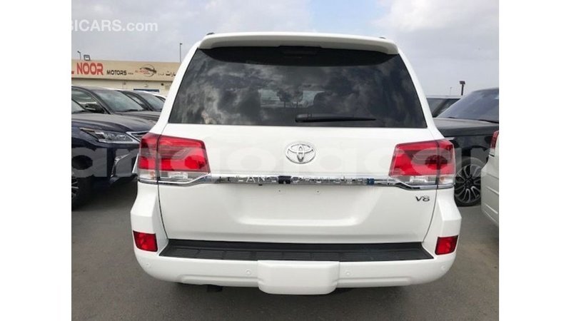 Big with watermark toyota land cruiser bengo province import dubai 6818