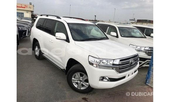 Acheter Import Voiture Toyota Land Cruiser Blanc à Import - Dubai, Province de Bengo Acheter Import Voiture Toyota Land Cruiser Blanc à Import - Dubai, Province de Bengo