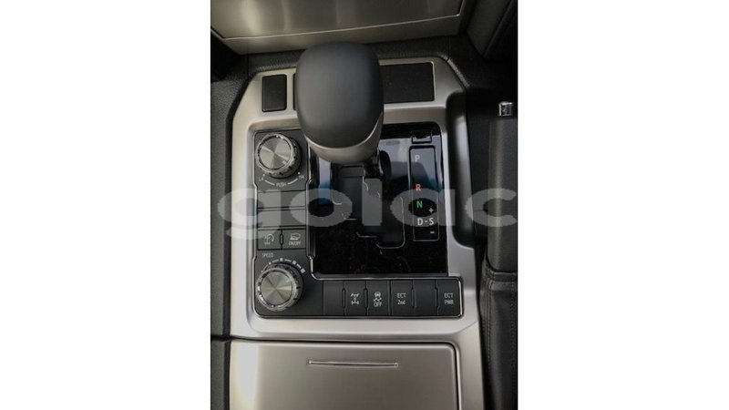 Big with watermark toyota land cruiser bengo province import dubai 6818