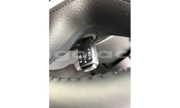 Acheter Import Voiture Toyota Land Cruiser Blanc à Import - Dubai, Province de Bengo Acheter Import Voiture Toyota Land Cruiser Blanc à Import - Dubai, Province de Bengo